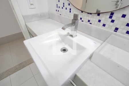 Casa para alugar com 280m², 3 quartos e 2 vagasBanheiro Social