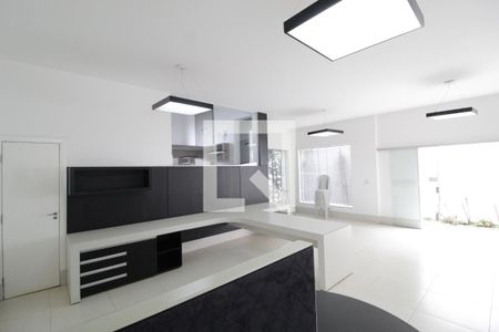 Sala 1 de casa para alugar com 3 quartos, 280m² em Centro, Uberlândia