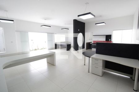 Sala 1 de casa para alugar com 3 quartos, 280m² em Centro, Uberlândia