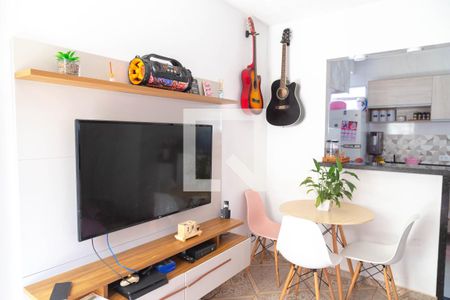 Sala de casa de condomínio para alugar com 2 quartos, 47m² em Jardim Maria Dirce, Guarulhos