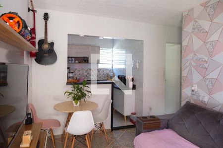 Sala de casa de condomínio para alugar com 2 quartos, 47m² em Jardim Maria Dirce, Guarulhos