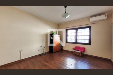 Casa à venda com 280m², 4 quartos e 1 vagaSuíte 2