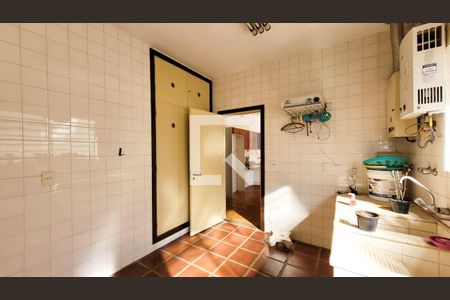 Casa à venda com 280m², 4 quartos e 1 vagaÁrea de Serviço