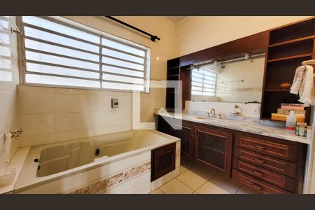 Casa à venda com 280m², 4 quartos e 1 vagaBanheiro da Suíte master