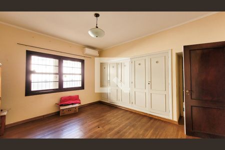 Casa à venda com 280m², 4 quartos e 1 vagaSuíte 2