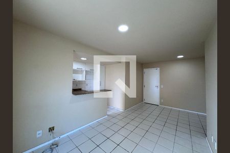 Sala de apartamento para alugar com 2 quartos, 69m² em Recreio dos Bandeirantes, Rio de Janeiro