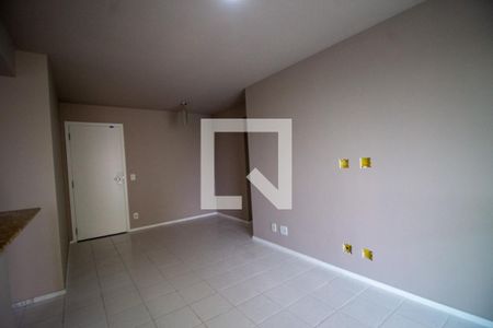 Sala de apartamento para alugar com 2 quartos, 69m² em Recreio dos Bandeirantes, Rio de Janeiro