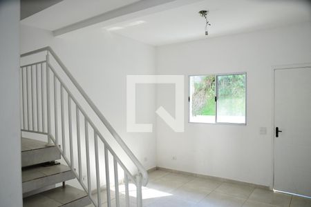 Sala de casa de condomínio para alugar com 2 quartos, 100m² em Bairro do Maranhao, Cotia