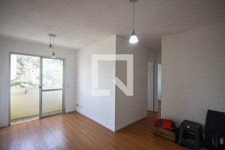 Sala de apartamento para alugar com 3 quartos, 60m² em Conjunto Promorar Raposo Tavares, São Paulo