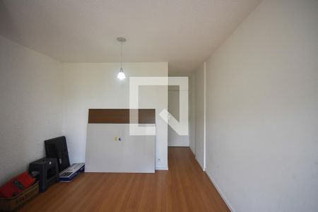 Sala de apartamento para alugar com 3 quartos, 60m² em Conjunto Promorar Raposo Tavares, São Paulo