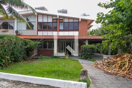 Fachada de casa para alugar com 3 quartos, 200m² em Barra da Tijuca, Rio de Janeiro