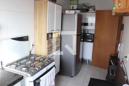 Cozinha de casa para alugar com 3 quartos, 114m² em Centro, São Vicente