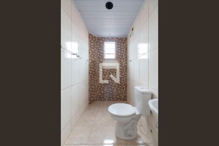Banheiro de casa para alugar com 2 quartos, 31m² em Jardim Ruth, São Paulo