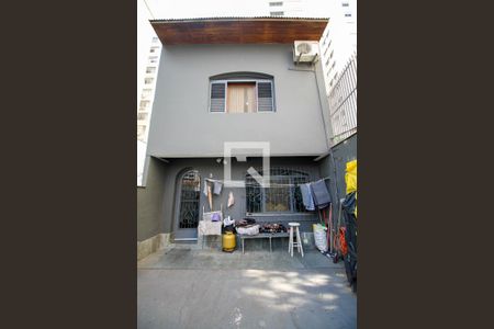 Casa à venda com 136m², 2 quartos e 1 vaga Casa à venda com 136m², 2 quartos e 1 vagaFachada da Casa