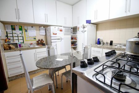 Casa à venda com 136m², 2 quartos e 1 vaga Casa à venda com 136m², 2 quartos e 1 vagaCozinha