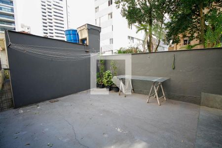 Casa à venda com 136m², 2 quartos e 1 vaga Casa à venda com 136m², 2 quartos e 1 vagaQuintal