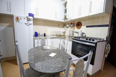 Casa à venda com 136m², 2 quartos e 1 vaga Casa à venda com 136m², 2 quartos e 1 vagaCozinha