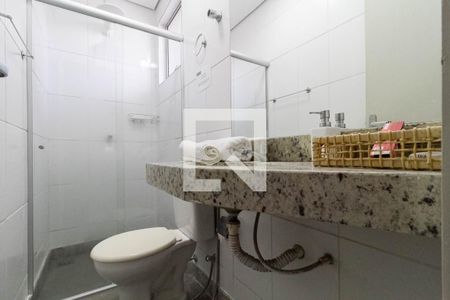 Banheiro social de apartamento para alugar com 1 quarto, 70m² em Castelo, Belo Horizonte