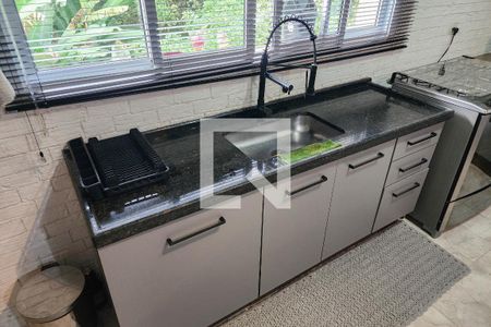 Casa à venda com 239m², 3 quartos e 3 vagasCozinha