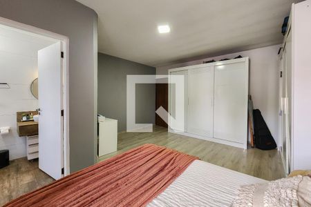Casa à venda com 239m², 3 quartos e 3 vagasSuíte
