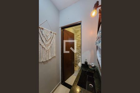 Casa à venda com 239m², 3 quartos e 3 vagasLavabo