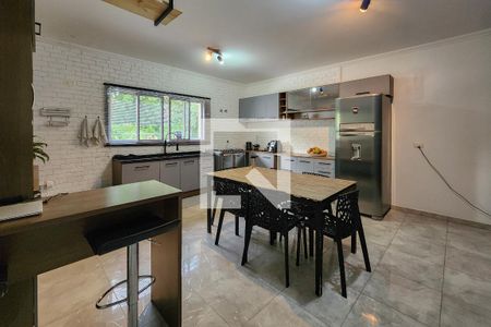 Casa à venda com 239m², 3 quartos e 3 vagasCozinha