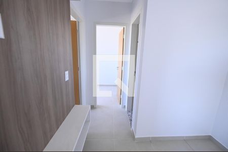 Corredor de apartamento para alugar com 2 quartos, 54m² em Parque Oeste Industrial, Goiânia