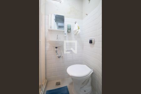 Banheiro social de apartamento para alugar com 1 quarto, 10m² em Leblon, Rio de Janeiro