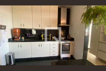 Cozinha de apartamento à venda com 4 quartos, 129m² em Gutierrez, Belo Horizonte