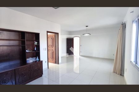 Sala de casa à venda com 4 quartos, 247m² em Vila Maria Luiza, Jundiaí
