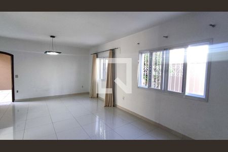 Sala de casa à venda com 4 quartos, 247m² em Vila Maria Luiza, Jundiaí