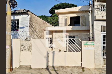 Casa à venda com 100m², 3 quartos e 2 vagas Casa à venda com 100m², 3 quartos e 2 vagasFachada da casa
