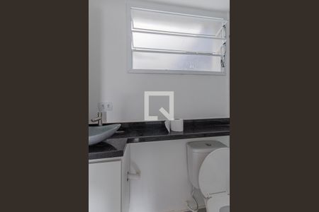 Banheiro de kitnet/studio para alugar com 1 quarto, 25m² em Ipiranga, São Paulo