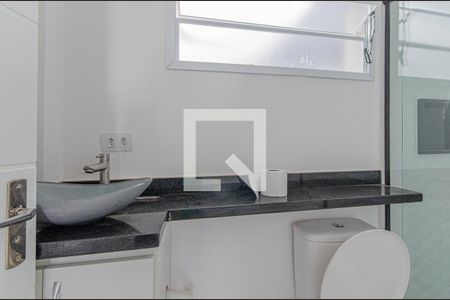 Banheiro de kitnet/studio para alugar com 1 quarto, 25m² em Ipiranga, São Paulo