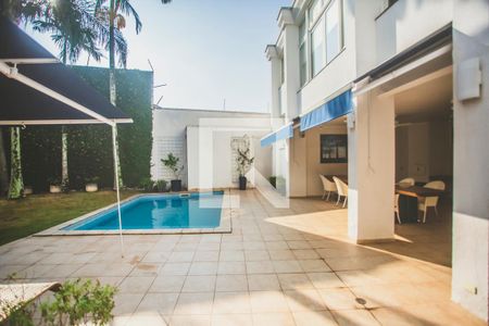 Vista de casa à venda com 8 quartos, 990m² em Planalto Paulista, São Paulo