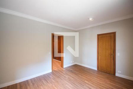 Apartamento à venda com 256m², 4 quartos e 4 vagasSuíte 4