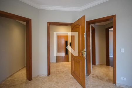 Hall Privativo de apartamento para alugar com 4 quartos, 256m² em Vila Suzana, São Paulo