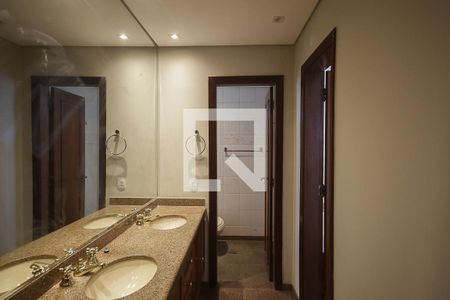 Apartamento à venda com 256m², 4 quartos e 4 vagasBanheiro Suíte 4