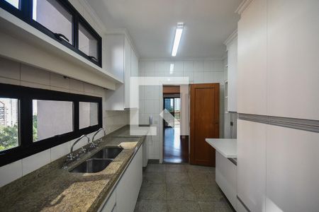 Apartamento à venda com 256m², 4 quartos e 4 vagasCozinha