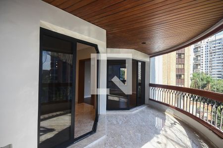 Varanda de apartamento para alugar com 4 quartos, 256m² em Vila Suzana, São Paulo