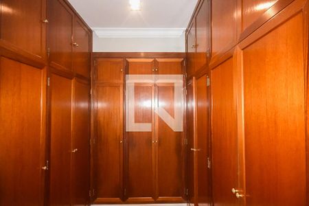 Apartamento à venda com 256m², 4 quartos e 4 vagasArmário da Suíte 4
