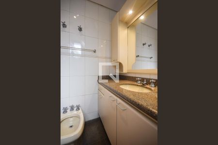 Apartamento à venda com 256m², 4 quartos e 4 vagasBanheiro Suíte 2