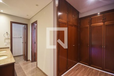 Apartamento à venda com 256m², 4 quartos e 4 vagasArmário da Suíte 4