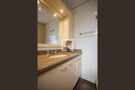 Apartamento à venda com 256m², 4 quartos e 4 vagasBanheiro Suíte 3