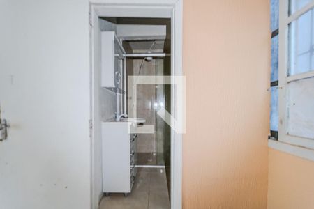 Banheiro de kitnet/studio para alugar com 1 quarto, 18m² em Centro Histórico, Porto Alegre