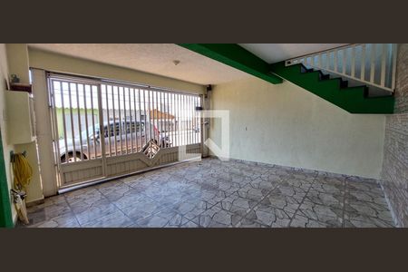 Casa à venda com 183m², 2 quartos e 2 vagas Casa à venda com 183m², 2 quartos e 2 vagasGaragem