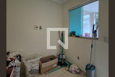 Casa de condomínio à venda com 350m², 4 quartos e 2 vagasQuarto de serviço 