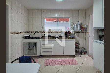 Casa de condomínio à venda com 350m², 4 quartos e 2 vagasCozinha 