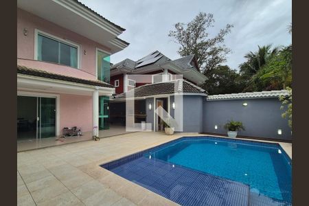 Casa de condomínio à venda com 350m², 4 quartos e 2 vagasÁrea externa 