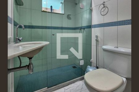 Casa de condomínio à venda com 350m², 4 quartos e 2 vagasBanheiro do Quarto 1